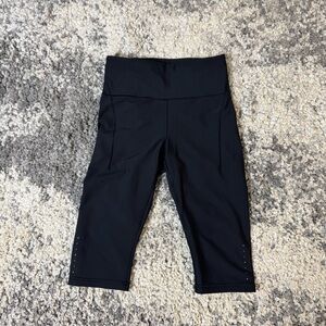 Athleta, Women’s Pacesetter Crop Leggings, Athletic Workout Leggings in Black